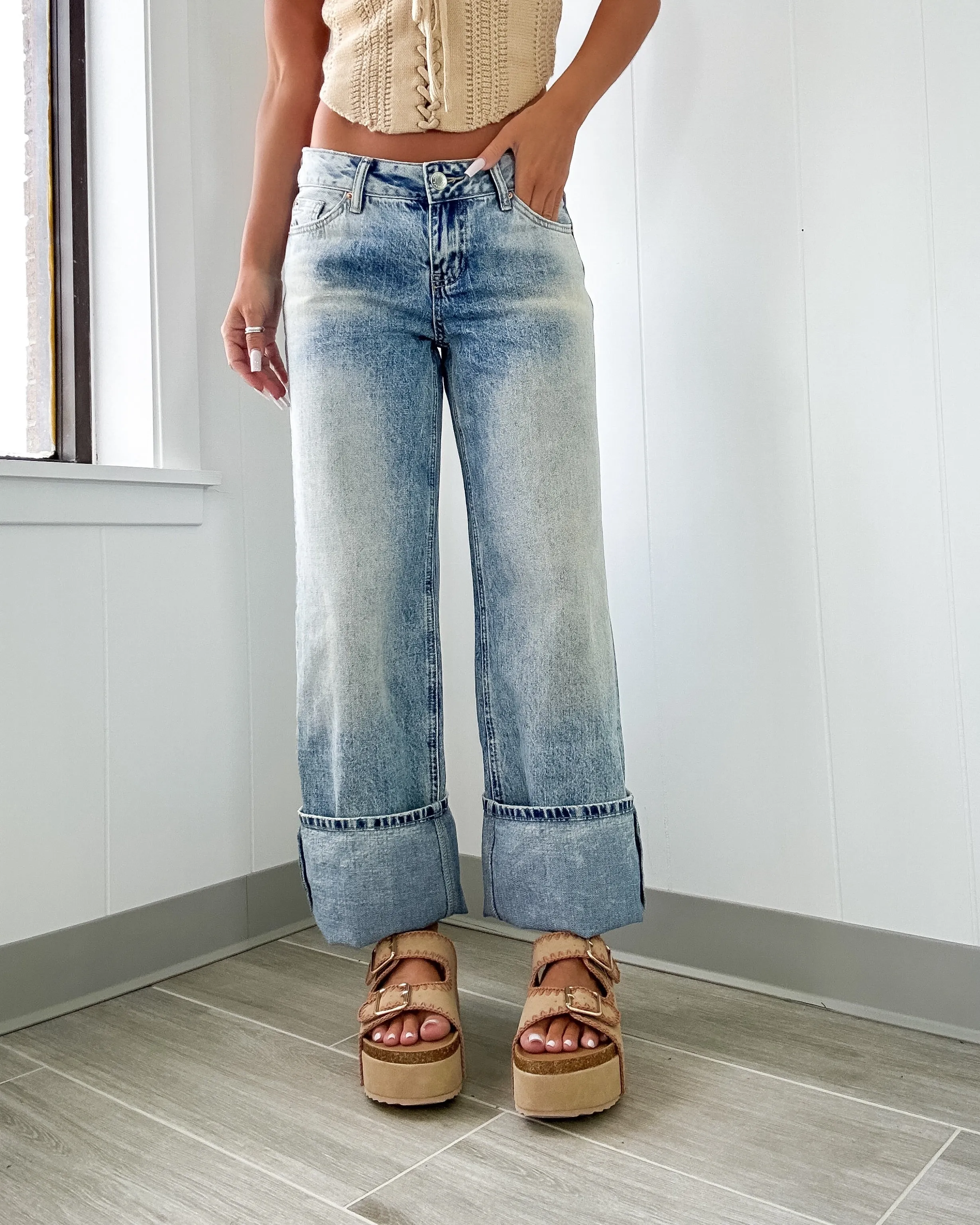 Aubrielle Low Rise Wide Leg Jeans - Light Wash