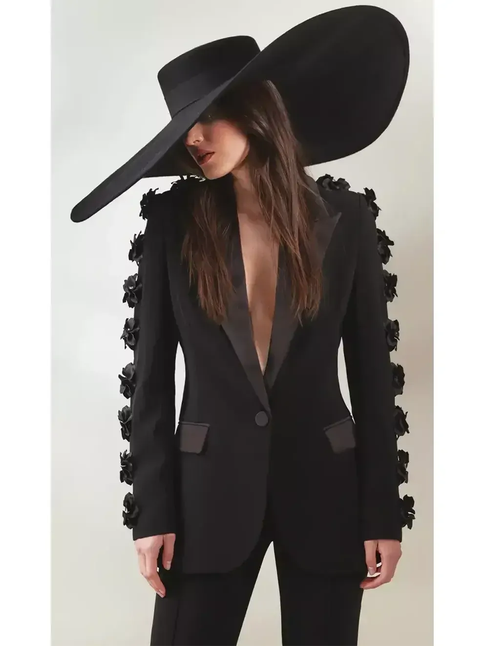 Black Floral-Applique Embellished Single-Breasted Blazer and High-Waist Pant Suit