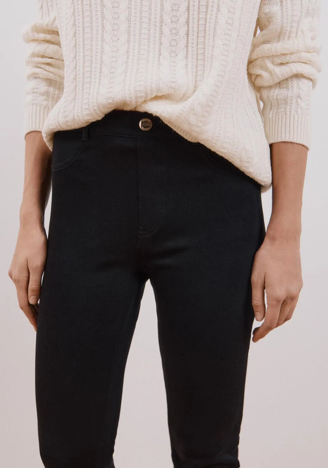 Leggings With Button Detail - Black